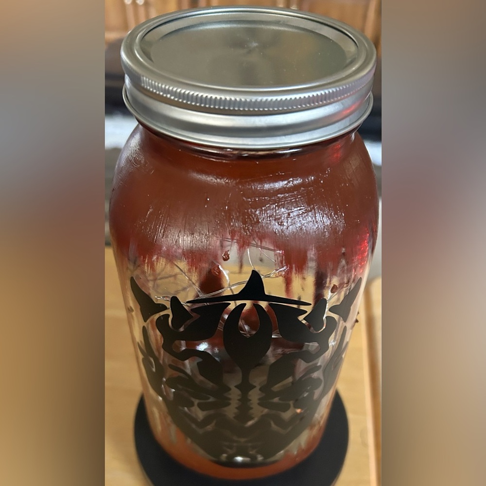 MOVIE FANDOM/THEMED 64oz JAR/ 14’ OF RED FAIRY-LIGHTS/HANDPAINTED/HANDMADE - Picture 6 of 7